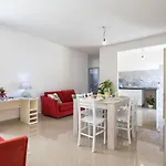 Il Giardino Fiorito بيت للعطل