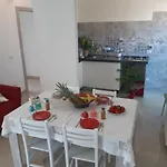 Il Giardino Fiorito بيت للعطل